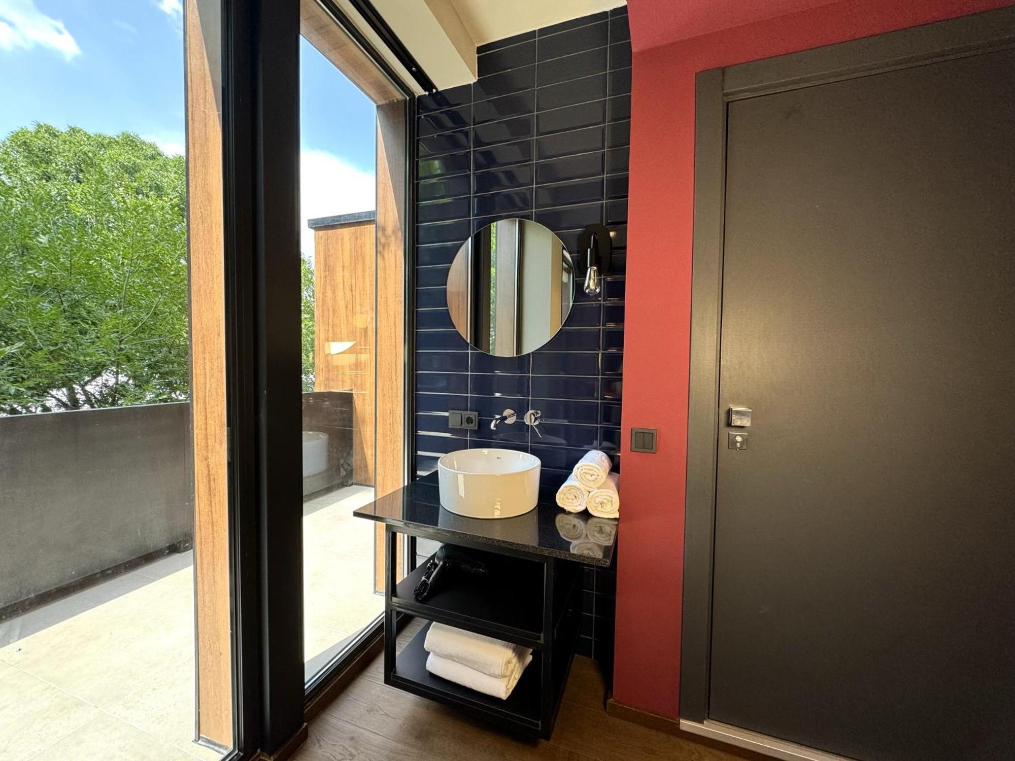 Tbilisi Edition - Design Hotel & Private Spa Exterior foto